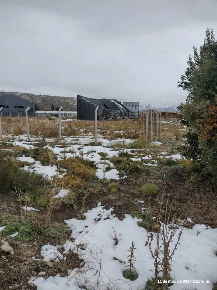 Se desplomó un galpón en la zona de Esandi 