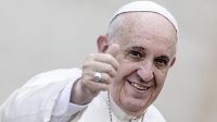 Whoopi Goldberg ofrece al Papa Francisco un papel en su próxima película