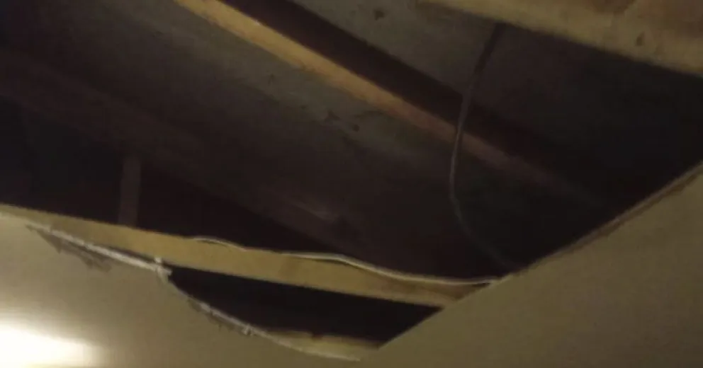 Merendero sacó a la venta una rifa para reparar un techo que rompió la nieve