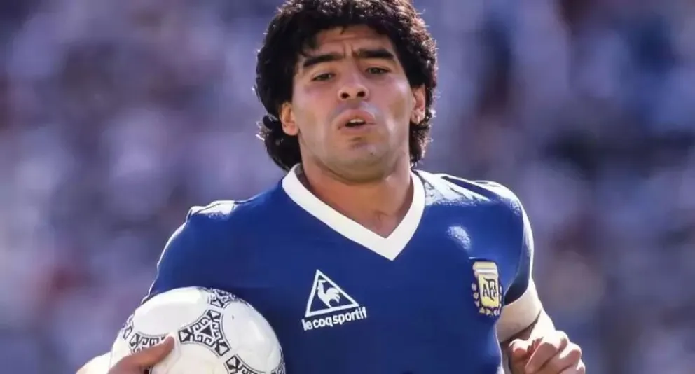 Subasta del Balón de Oro de Maradona: los herederos piden cancelarla porque es un artículo robado