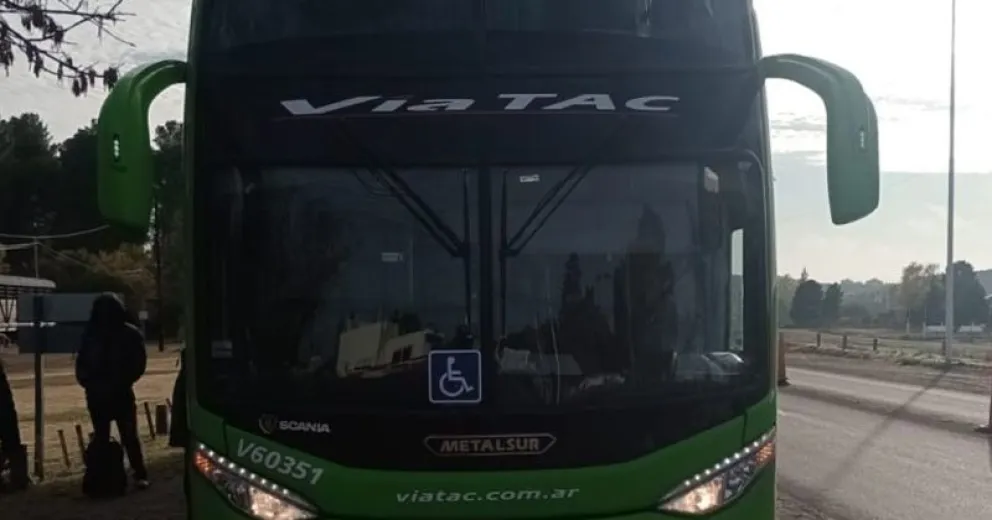 Viajaba hacia Bariloche agrediendo y amenazando a otros pasajeros: tenía pedido de captura