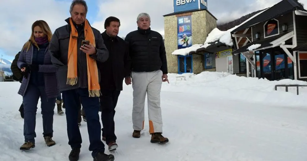 Scioli dijo que “Catedral tiene nieve para 120 días más”