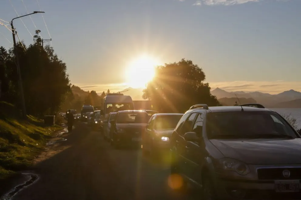 Avanzan los trabajos de repavimentación en Bustillo aunque generando demoras en el tránsito