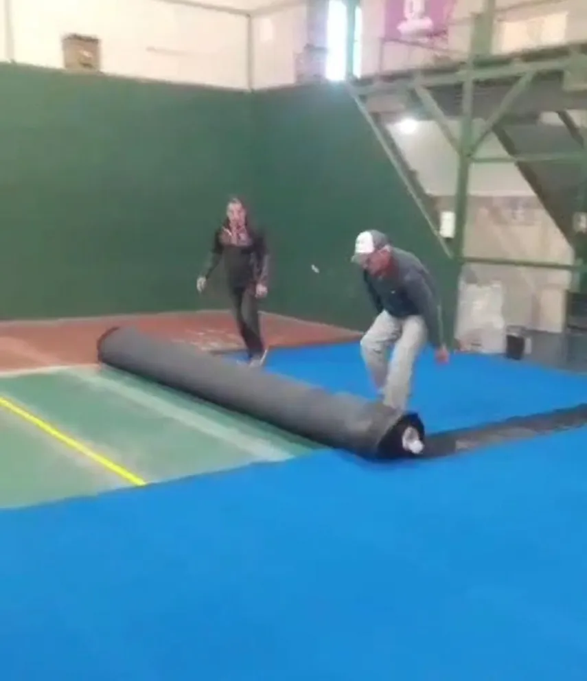 Nuevas alfombras para dos canchas de pádel