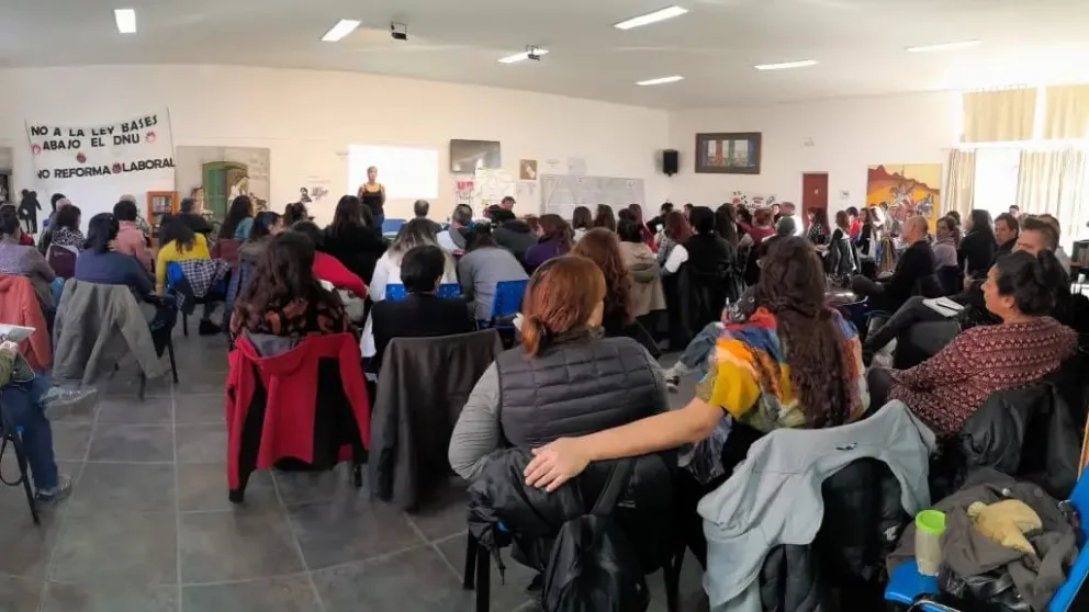 Adicciones: trabajadores de la zona Andina se capacitaron en prevención de consumos problemáticos