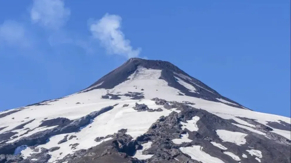 Alerta amarilla por fumarola en el volcán Villarica 