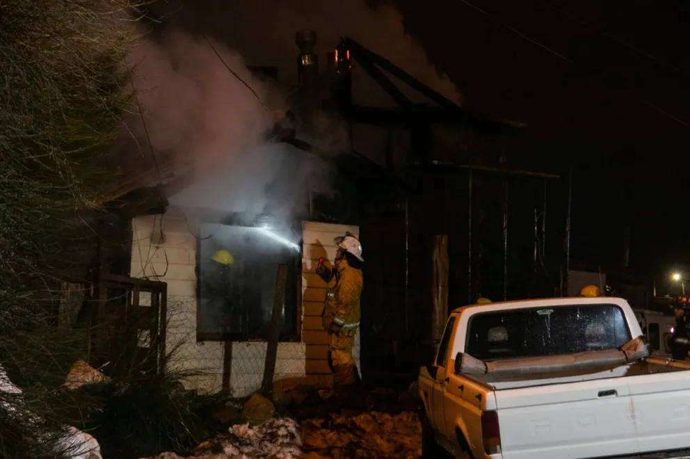 ¿Cómo fue el incendio en el que una mujer resultó con graves quemaduras?