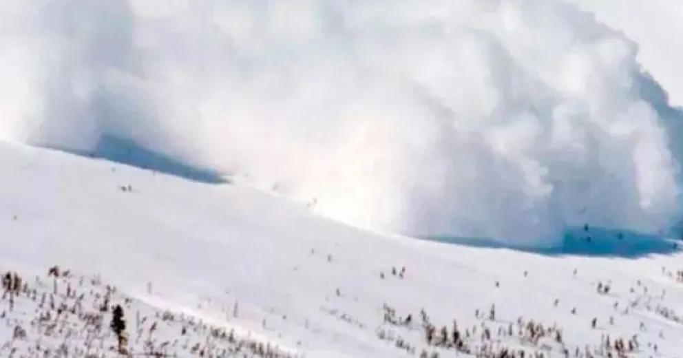 Recomiendan evitar pendientes pronunciadas por alerta de avalanchas