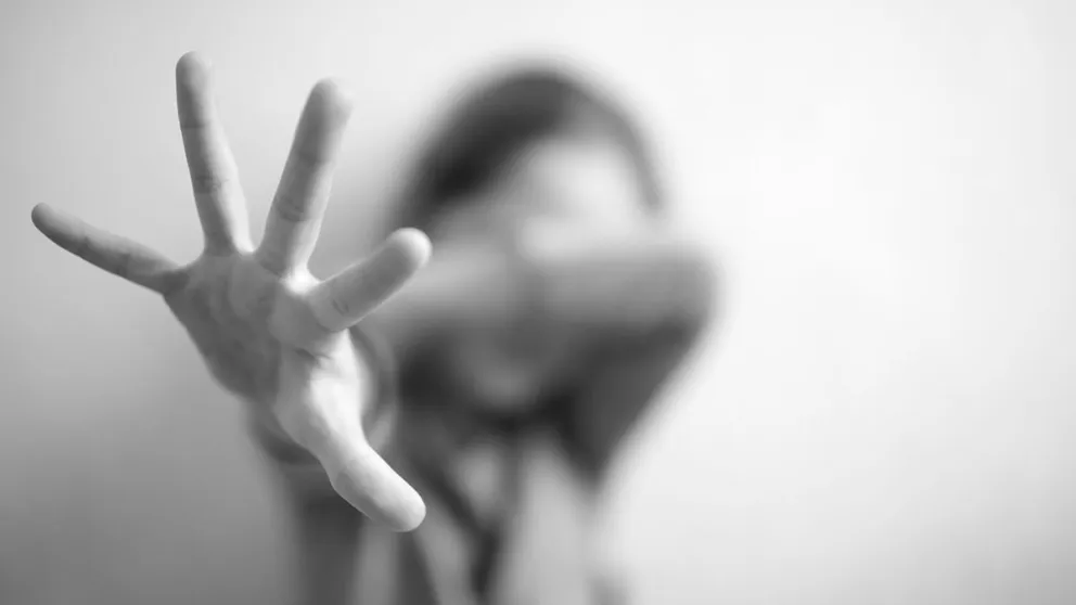 Rechazan planteos de un policía que violó a la hija de su pareja