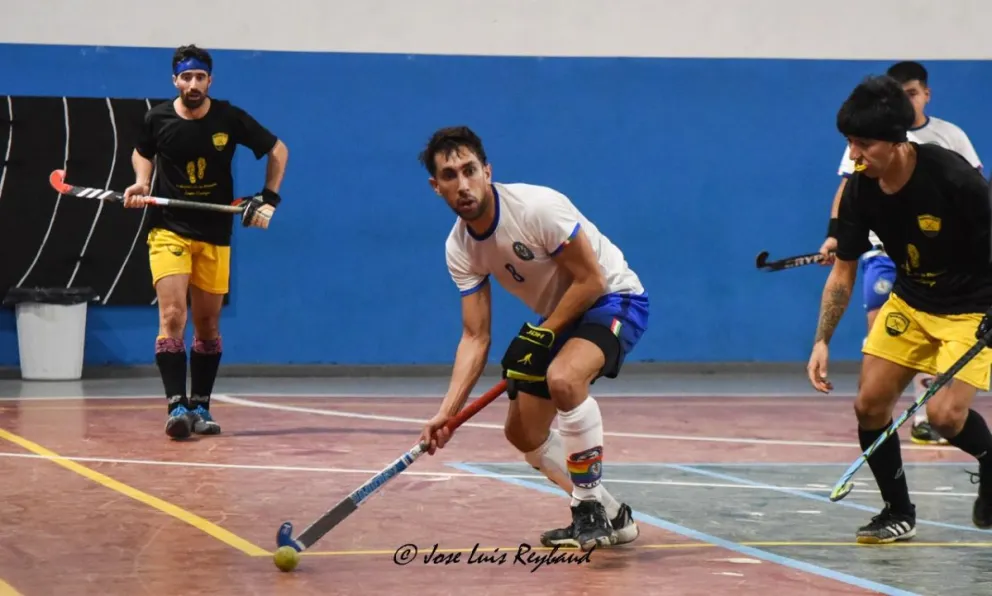 El hockey local disputó una intensa fecha de mayores en Dina Huapi
