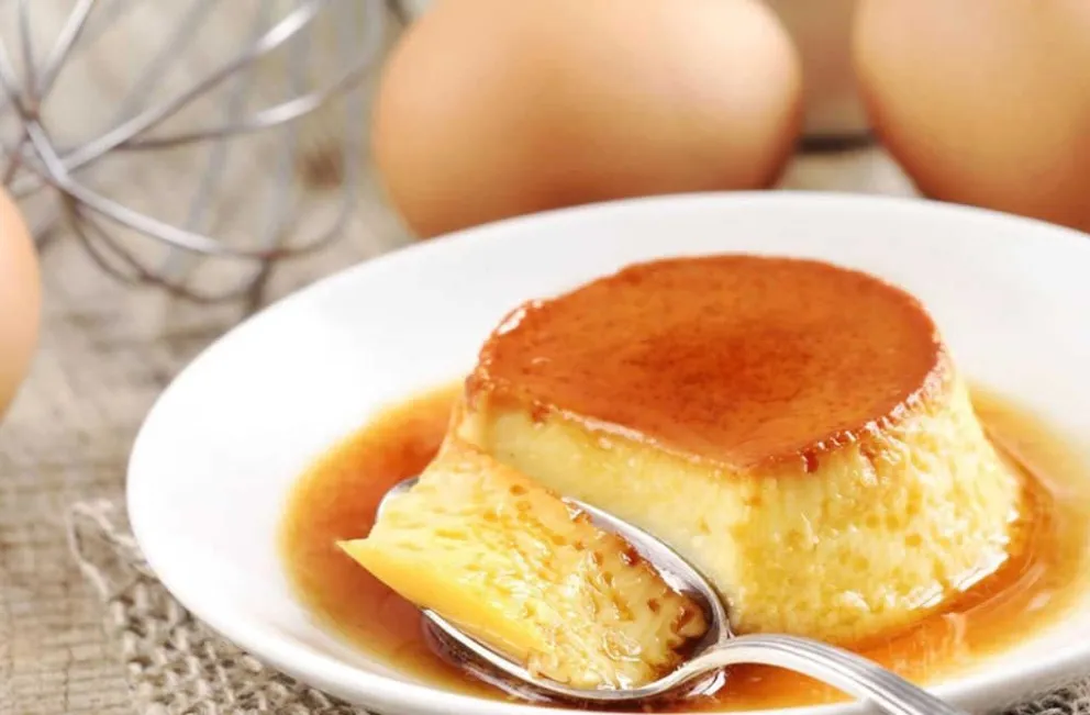 Cómo hacer flan casero con sólo 5 huevos: la receta tradicional fácil y rápida