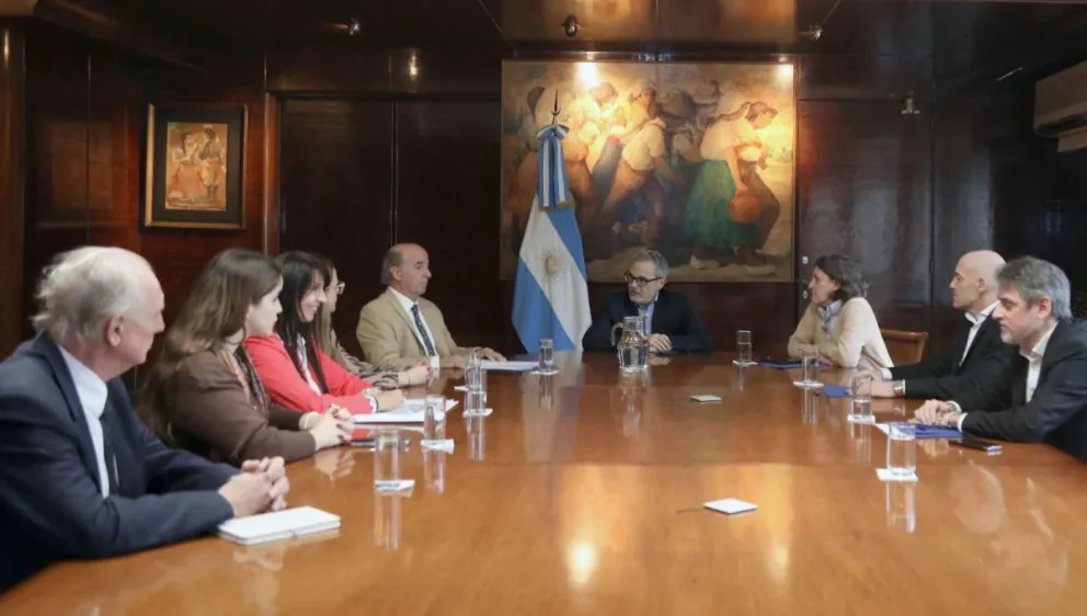 Argentina “no suscribirá al tratado pandémico”