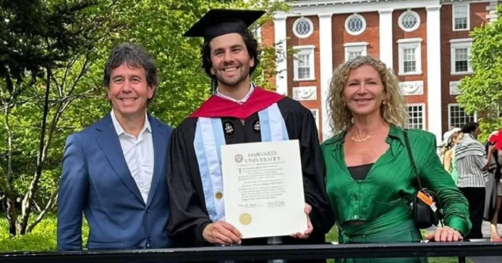 Las fotos de la graduación del hijo de Ariel Rodríguez Palacios en Harvard