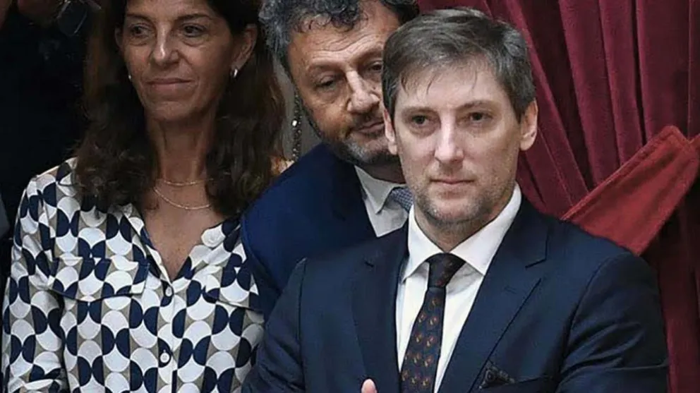 Renuncia el titular de la AFI, Silvestre Sívori