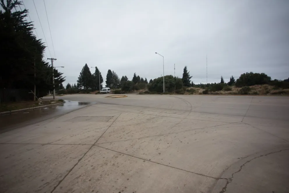 Un vehículo embistió a un peatón y se fugó: lo buscan con las cámaras de seguridad