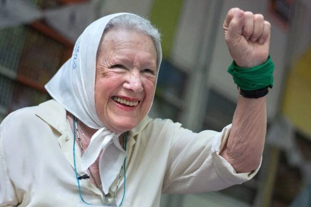 Falleció Nora Cortiñas, cofundadora de Madres de Plaza de Mayo 