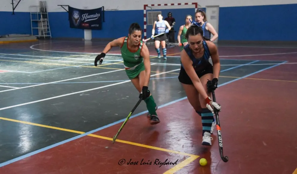 El hockey de mayores se juega en San Martín de los Andes y Bariloche