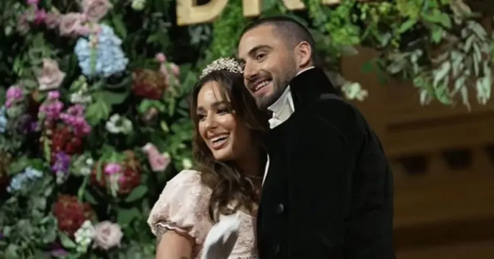 Las fotos de la falsa boda de Nico Occhiato y Flor Jazmín Peña en el teatro Colón