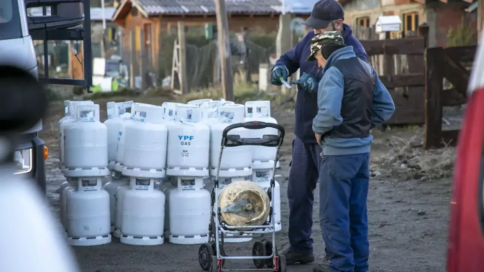 Este lunes comienza el reparto de garrafas del Plan Calor Gas