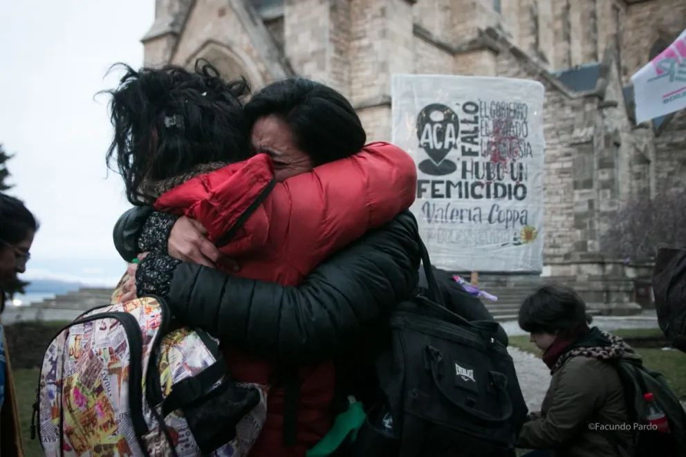 En el marco del 3J, mujeres y disidencias marcharán a la iglesia Catedral, escenario del femicidio de Valeria Coppa en 2018. Foto: Facundo Pardo. 