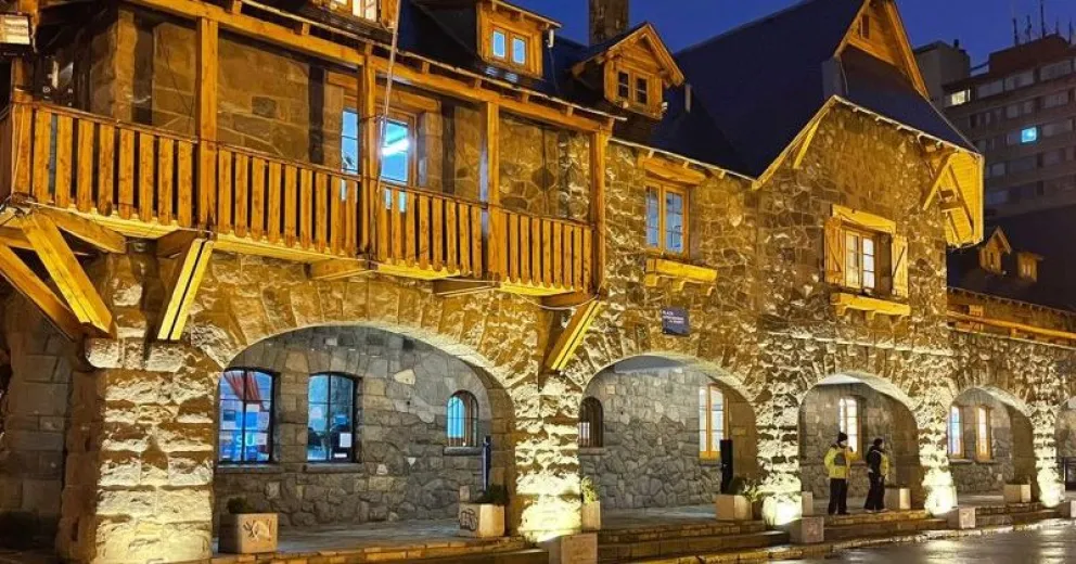 El Municipio avanza con la iluminación del Centro Cívico