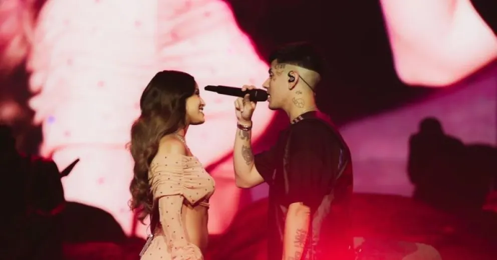 La escena romántica que hicieron Duki y Emilia Mernes en su show de Madrid