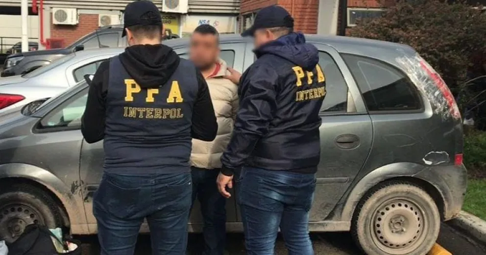 Tenía pedido de captura por acribillar a un hombre a balazos: estaba en Bariloche y lo atraparon cuando viajó