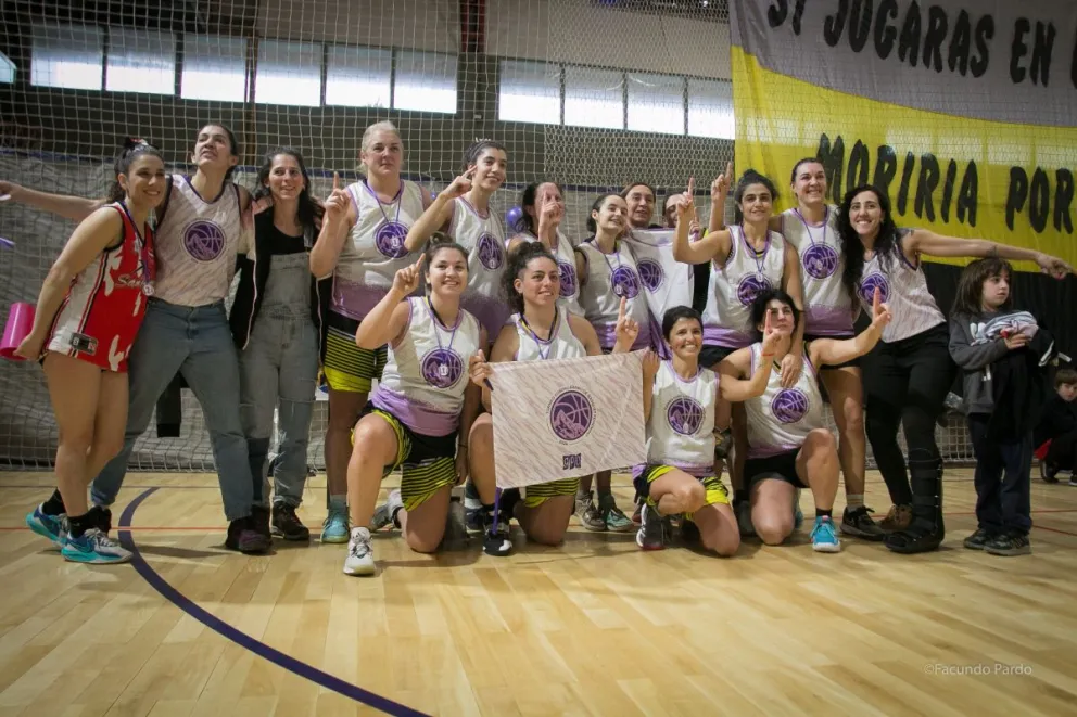Campeonas: Festejo para Escuela Municipal de Bariloche en el "Final Four"