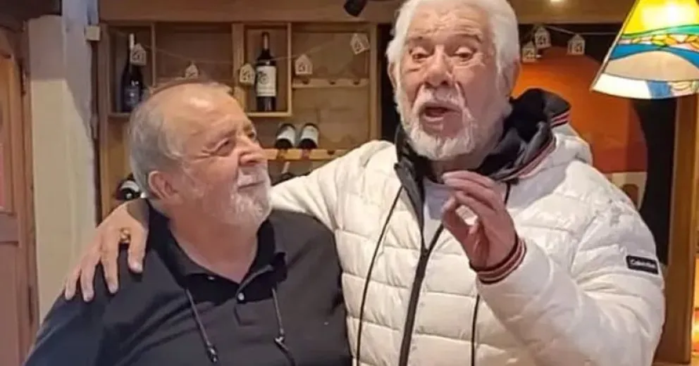 Raúl Lavié sorprendió a todos cantando un tango en un restaurante céntrico