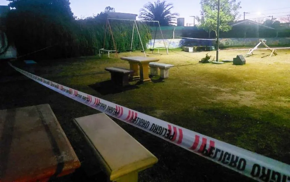 Una nena de 10 años murió al caerse de una hamaca en una plaza