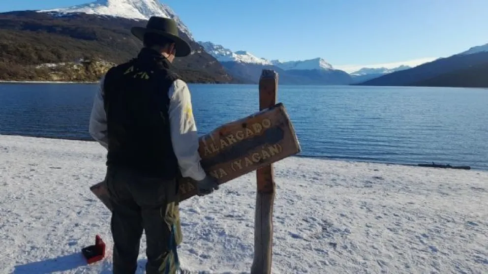 Milei ordenó cambiar el nombre de un lago del Parque Nacional Tierra del Fuego: vuelve a llamarse Roca