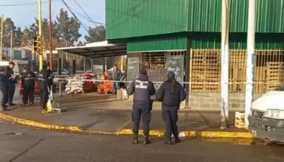 Investigan la muerte de un hombre en un depósito de frutas y verduras en el Alto Valle
