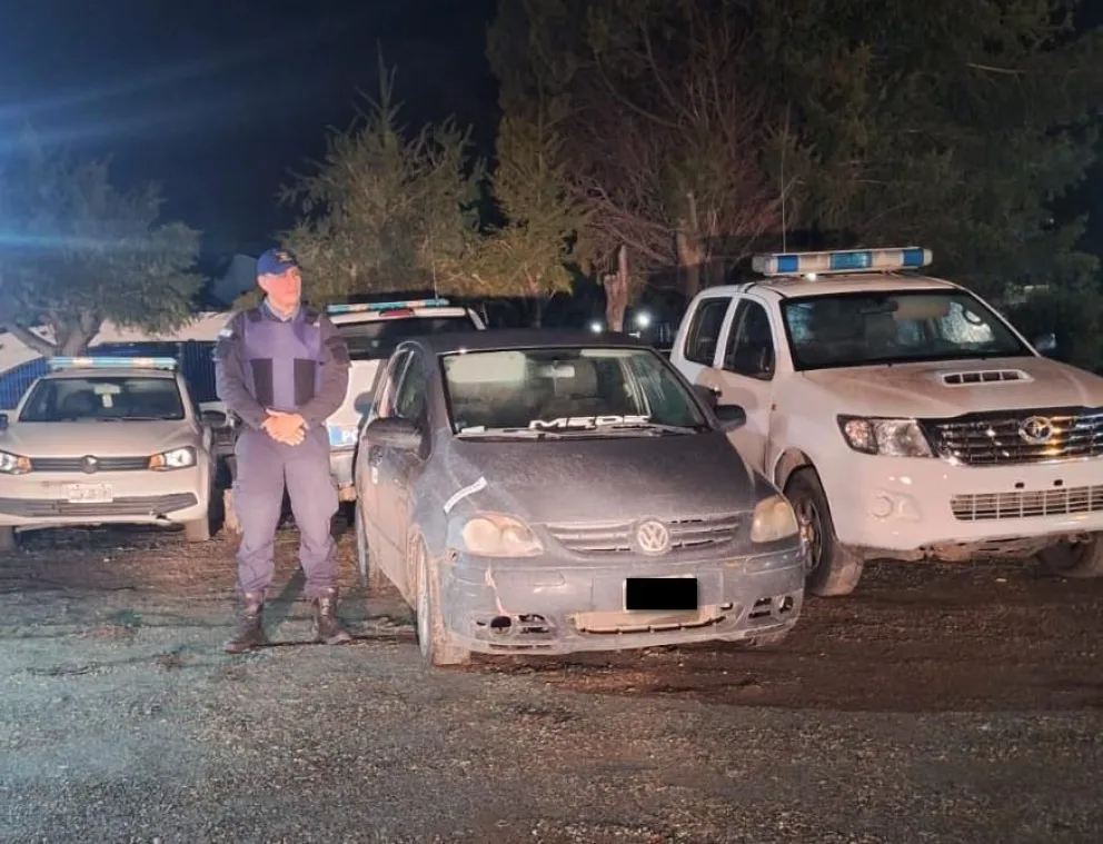 Abrieron autos con inhibidores y la Policía los detuvo cuando huían del lugar con el botín
