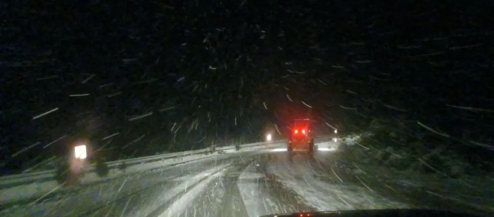 Piden mantener precaución por lluvias y nevadas en la Ruta 40