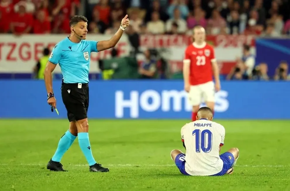 Le fracturaron la nariz a Mbappé: ¿se pierde el resto de la Eurocopa?