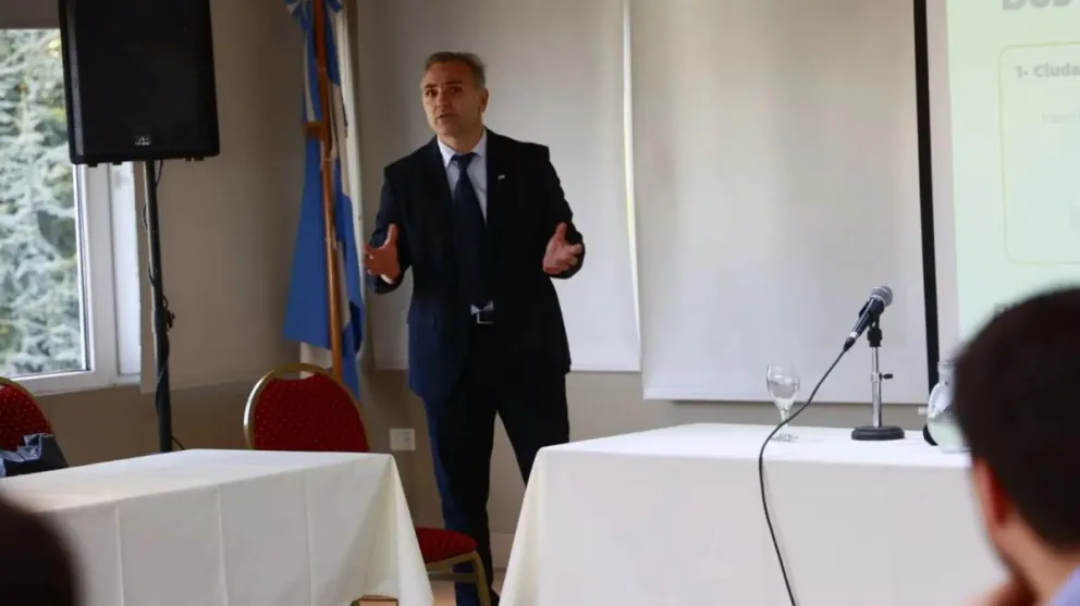 Lutz: “El Estado sigue poniendo frenos a los abusos en el sector público”