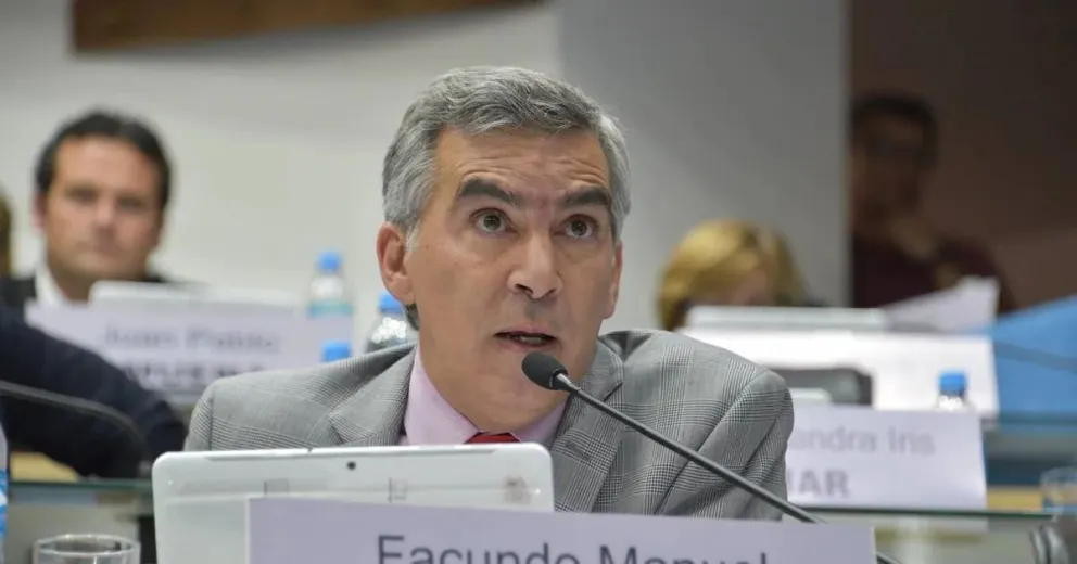 Para López, Unter sigue buscando excusas para mantener el conflicto
