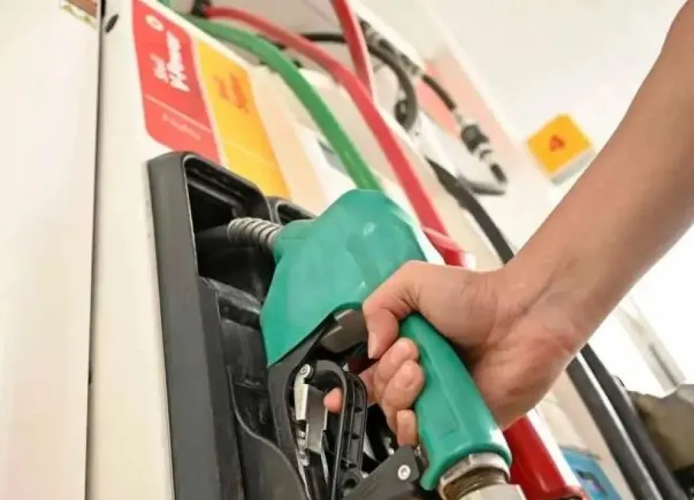 Un lujo: el consumo de combustibles cayó 8% en abril