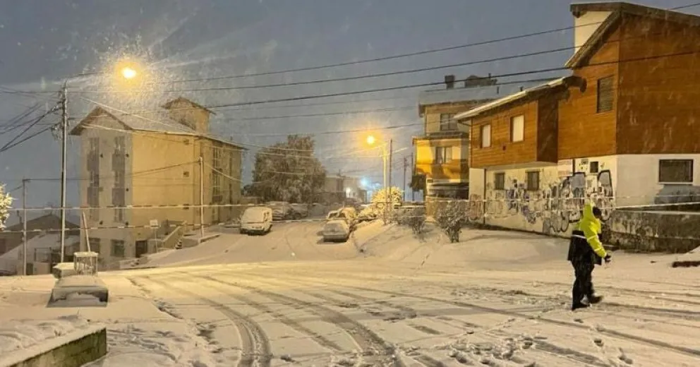Trabajadores de las delegaciones municipales despejan las calles desde la madrugada 