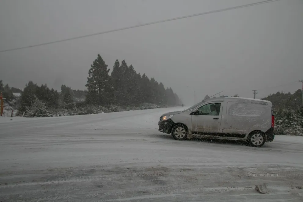 Recomiendan circular con máxima precaución en las arterias de Bariloche