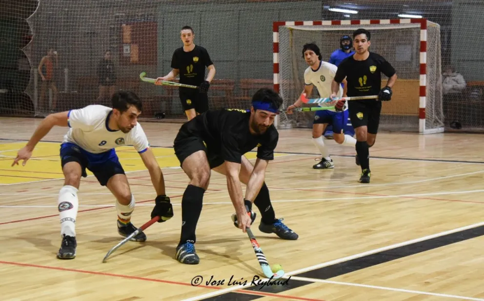 Puro hockey de mayores en el Municipal 3