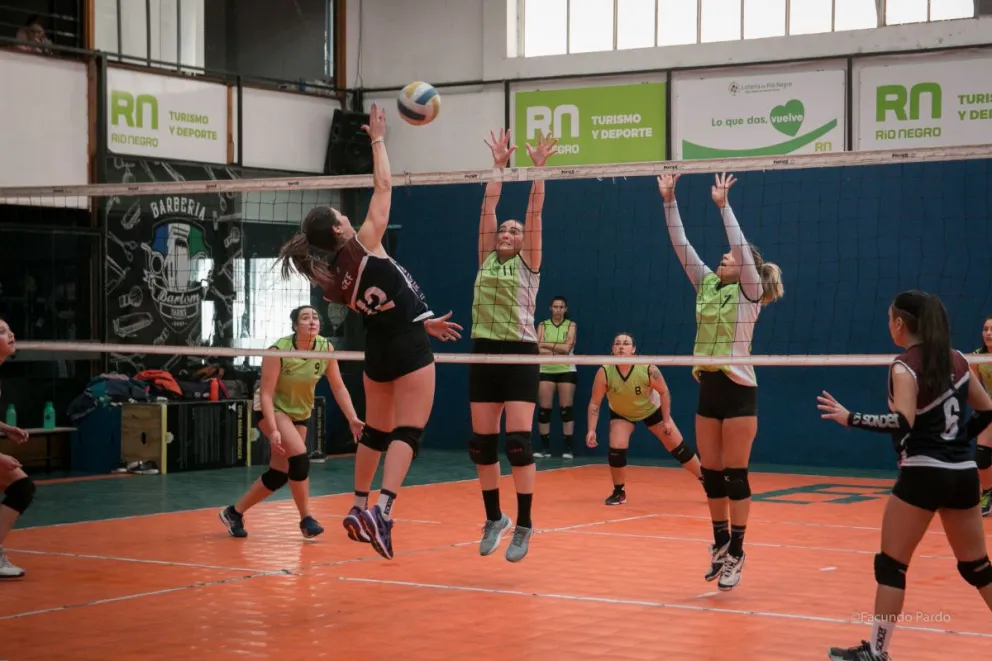 Nutrida fecha de la Liga de Vóley de Bariloche en la ciudad