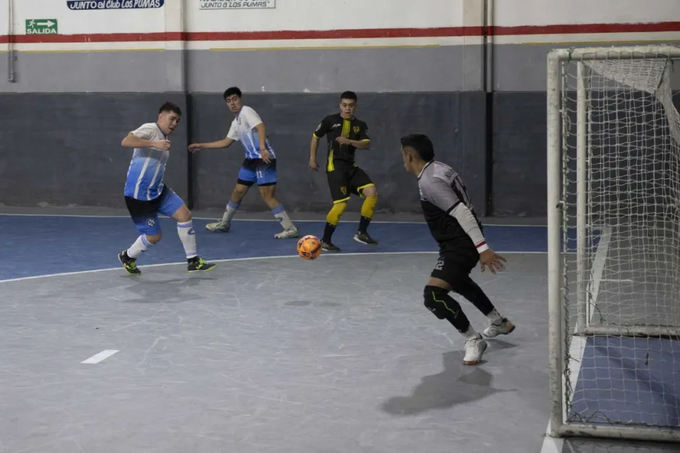 La Cumbre tiene un domingo a puro futsal
