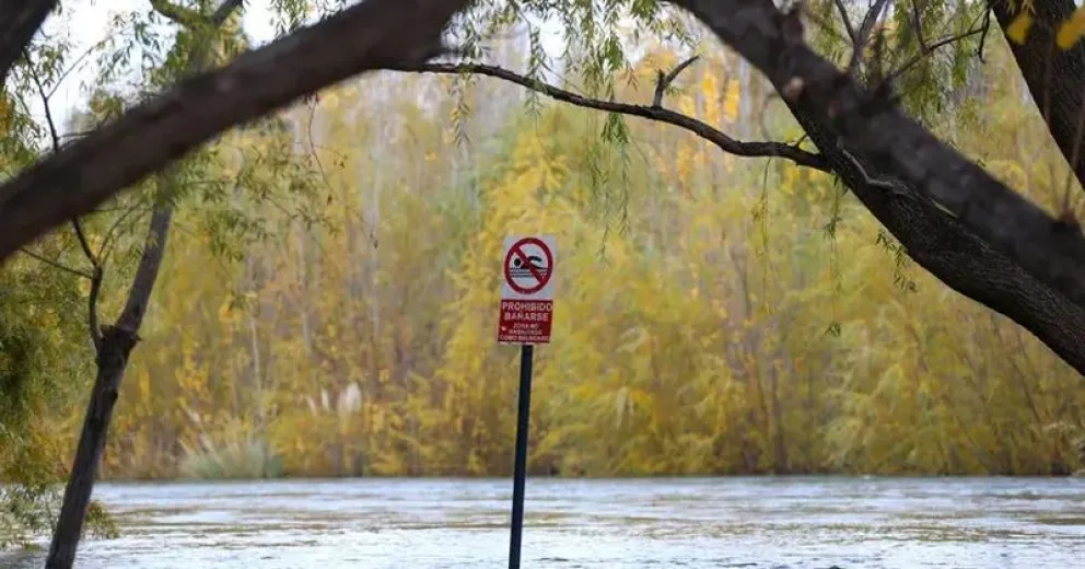 Anuncian un incremento del caudal del río Limay