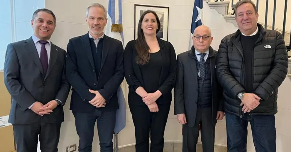 Embajador argentino en Chile recibió a representantes del EMPROTUR