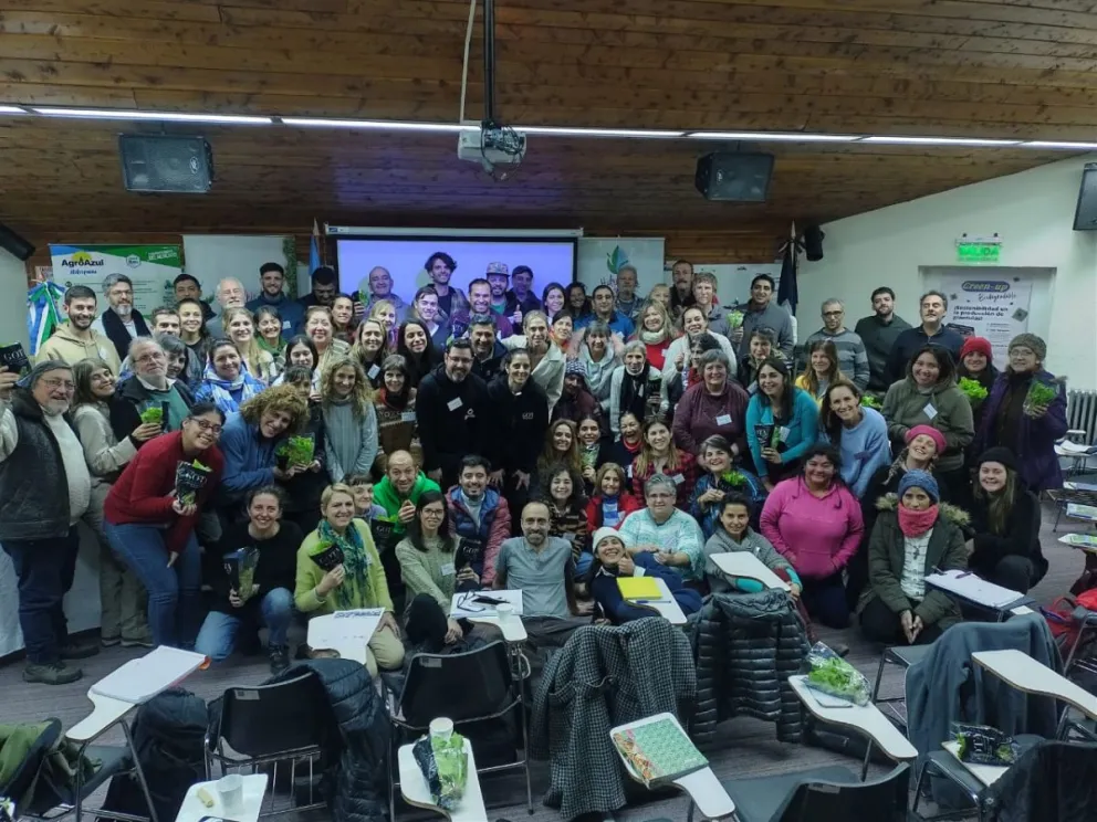 Más de 80 personas de la región participaron de un encuentro de productores hidropónicos