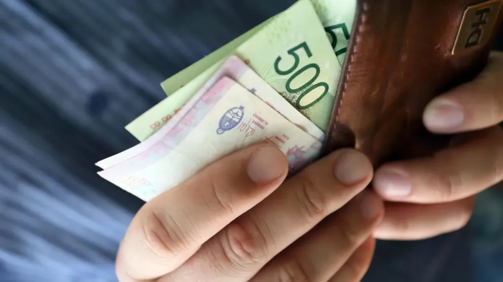Histórico: Río Negro vuelve a pagar salarios y aguinaldo en la misma fecha