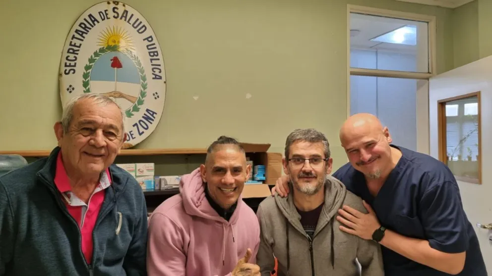 El pádel donó material al hospital