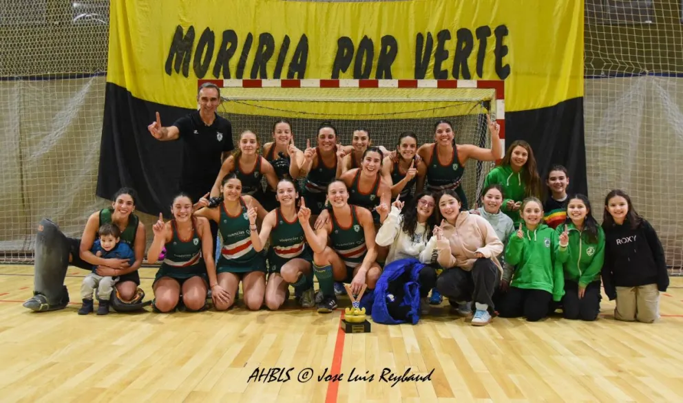 Festejo de Pehuenes que se quedó con el título del Apertura