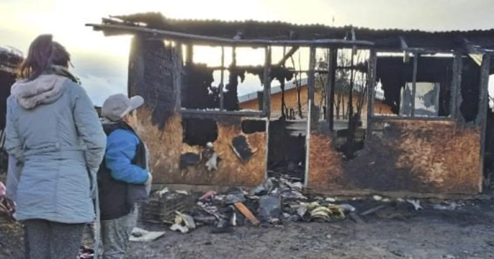 Una mamá perdió todo en un incendio y necesita ayuda de la comunidad